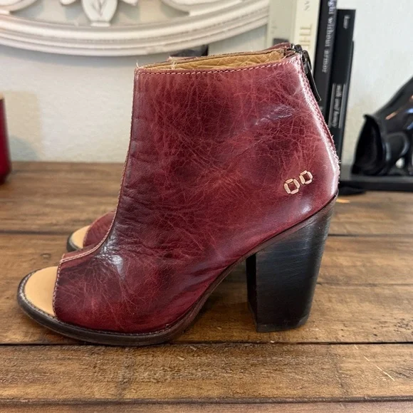 Bed Stu Cobbler Series Onset Burgundy Peep-Toe Ankle Boots - Picture 3 of 9